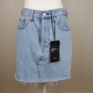 NWT Levi's High Rise Deconstructed Skirt